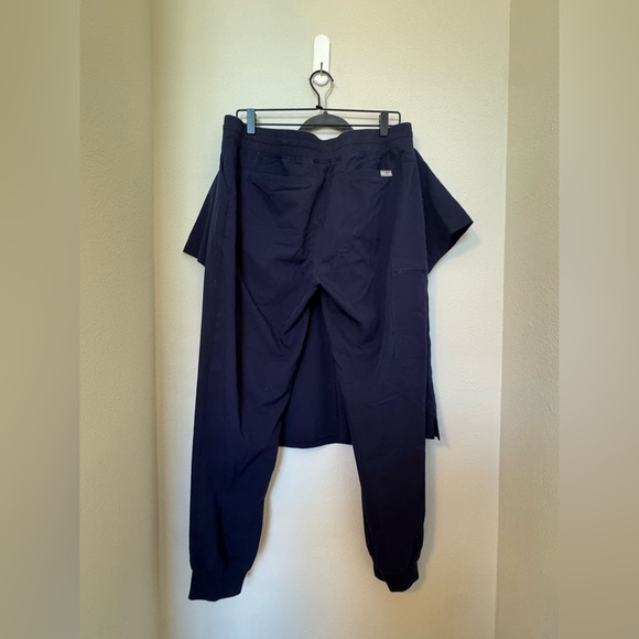 Navy Blue Women's Scrub set top M/ pants L - Picture 5 of 5